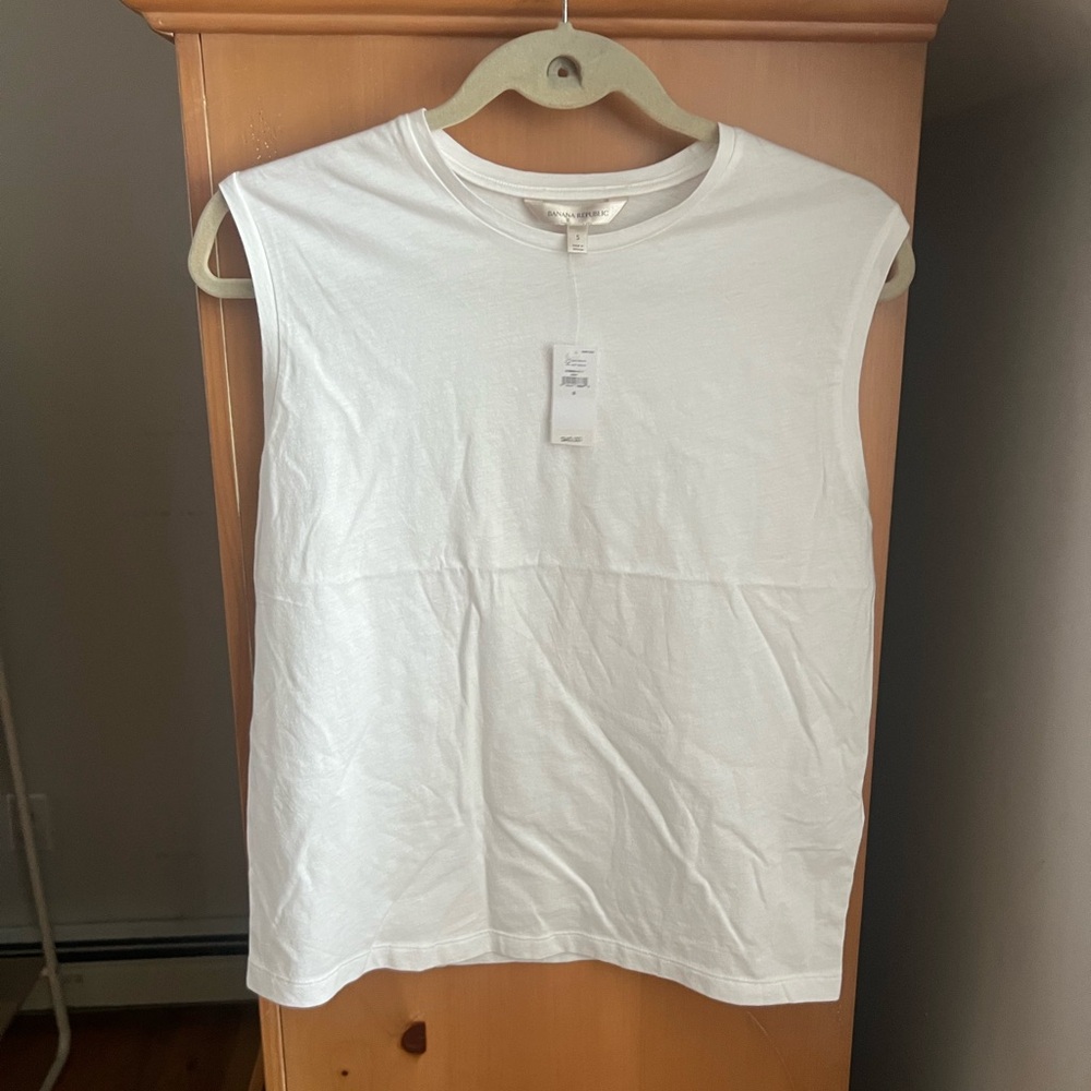 NWT BANANA REPUBLIC White Sleeveless Top